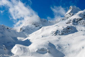 Untere Wildgrubenspitze in Wolken und Roggalspitze  Lech Vorarlberg Österreich by Peter Ehlert in Sankt Anton 2018