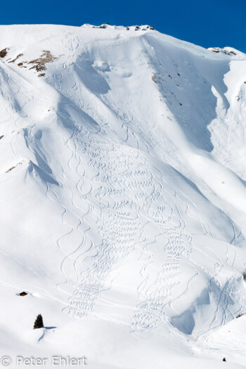 Viele Spuren im Hang  Lech Vorarlberg Österreich by Peter Ehlert in Sankt Anton 2018