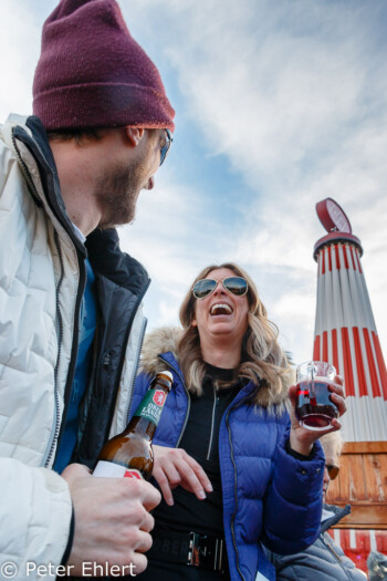 Feierndes Paar  Sankt Anton am Arlberg Tirol Österreich by Peter Ehlert in Sankt Anton 2018