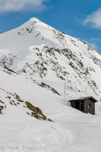 Spitze mit Haus  Sankt Anton am Arlberg Tirol Österreich by Peter Ehlert in Sankt Anton 2018