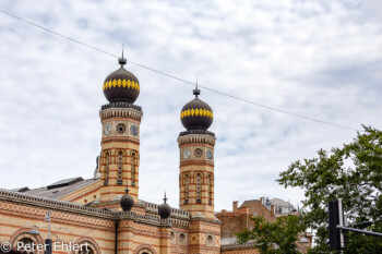 Türme der Synagoge  Budapest Budapest Ungarn by Peter Ehlert in Budapest Weekend