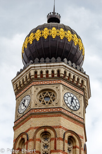 Turmspitze Synagoge  Budapest Budapest Ungarn by Peter Ehlert in Budapest Weekend