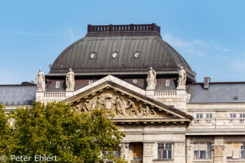 Kuppel des Innenministeriums  Budapest Budapest Ungarn by Peter Ehlert in Budapest Weekend