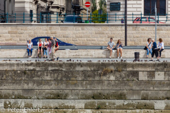 Bronzeschuhe -  Holocaust Denkmal  Budapest Budapest Ungarn by Peter Ehlert in Budapest Weekend