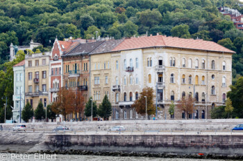 Häuserkomplex vor Elisabethbrücke  Budapest Budapest Ungarn by Peter Ehlert in Budapest Weekend