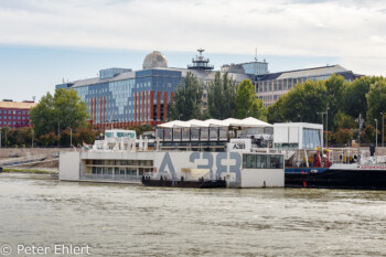 Partyschiff A 38 vor sozialwissenschaftlicher Fakultät  Budapest Budapest Ungarn by Peter Ehlert in Budapest Weekend