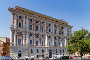 Stadthaus  Roma Latio Italien by Peter Ehlert in Rom - Plätze und Kirchen