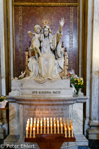 Statue der Mutter Gottes   Roma Latio Italien by Peter Ehlert in Rom - Plätze und Kirchen