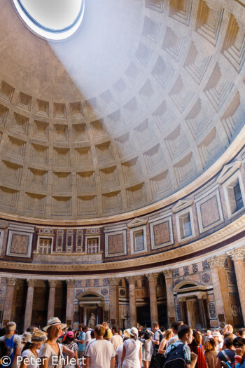 Lichteinfall durch die Deckenöffnung  Roma Latio Italien by Peter Ehlert in Rom - Plätze und Kirchen