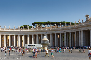 Kolonnaden  Roma Latio Italien by Peter Ehlert in Rom - Plätze und Kirchen