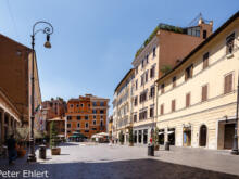 Touristenfreie Straße  Roma Latio Italien by Peter Ehlert in Rom - Plätze und Kirchen