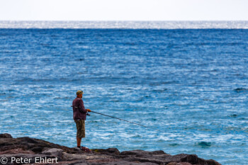 Angler am Atlantik  Costa Teguise Canarias Spanien by Peter Ehlert in LanzaroteCostaTeguise