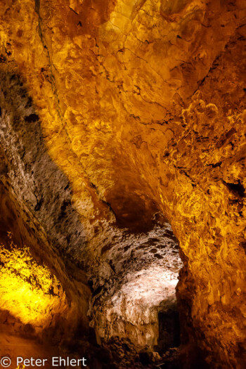 Tunnelgang  Haría Canarias Spanien by Peter Ehlert in LanzaroteCueva