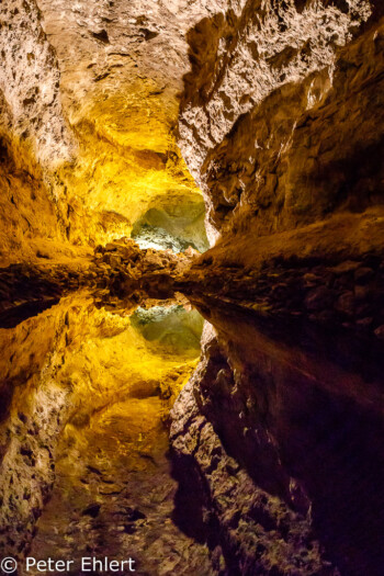 See mit Spiegelung  Haría Canarias Spanien by Peter Ehlert in LanzaroteCueva