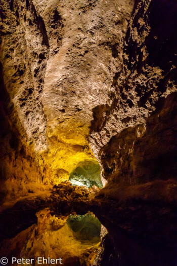 See mit Spiegelung  Haría Canarias Spanien by Peter Ehlert in LanzaroteCueva