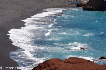 Küstenlinie mit schwarzem Strand  Yaiza Canarias Spanien by Peter Ehlert in LanzaroteElGolfo