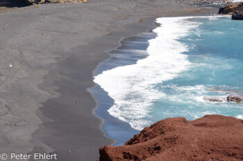 Küstenlinie mit schwarzem Strand  Yaiza Canarias Spanien by Peter Ehlert in LanzaroteElGolfo