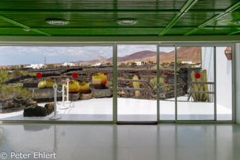 Panoramafenster im Innenraum  Teguise Canarias Spanien by Peter Ehlert in LanzaroteFundacion