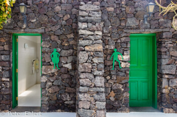 Grüne Türen  Teguise Canarias Spanien by Lara Ehlert in LanzaroteFundacion