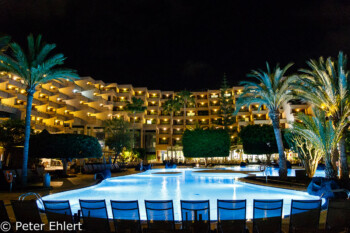 Pool bei Nacht  Costa Teguise Canarias Spanien by Peter Ehlert in LanzaroteHotels
