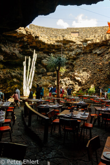 Blick zum Eingang  Haría Canarias Spanien by Peter Ehlert in LanzaroteJameos