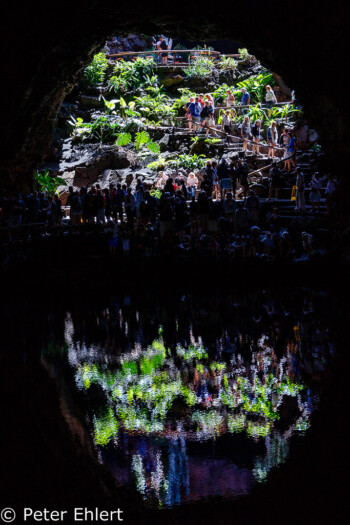 Höhleneingang und Spiegelung  Haría Canarias Spanien by Peter Ehlert in LanzaroteJameos