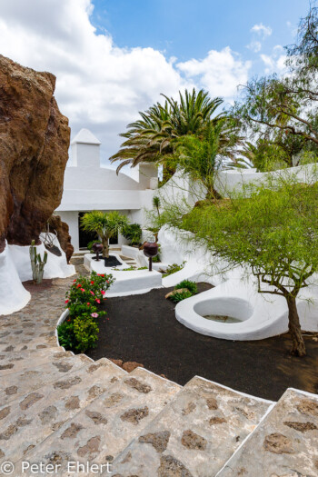 Zweitr Eingang und Zugang zum Haupthaus  Nazaret Canarias Spanien by Peter Ehlert in LanzaroteLagomar
