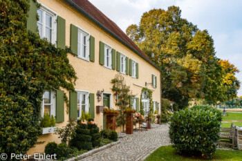 Gutshaus  Schmiechen Bayern Deutschland by Peter Ehlert in Streuselkuchen