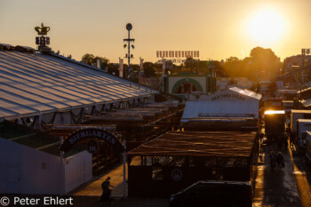 Sonnenaufgang über Theresienwiese  München Bayern Deutschland by Peter Ehlert in WiesnWorkshop2018