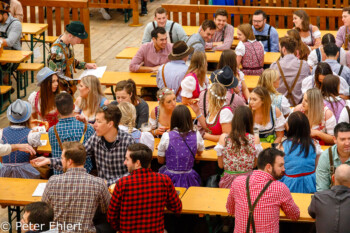 Erste Besucher  München Bayern Deutschland by Peter Ehlert in WiesnWorkshop2018