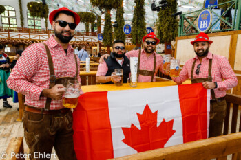 Canadian Crew  München Bayern Deutschland by Peter Ehlert in WiesnWorkshop2018