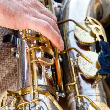 Hand an Saxophon  München Bayern Deutschland by Peter Ehlert in WiesnWorkshop2018