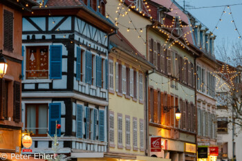 Fachwerkhäuser und Lichter  Colmar Département Haut-Rhin Frankreich by Peter Ehlert in Elsass-Winter