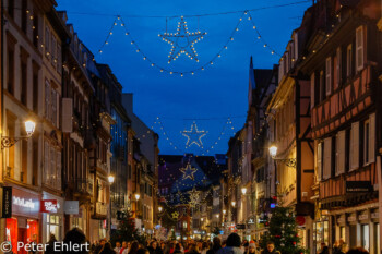 Fachwerkhäuser und Lichter  Colmar Département Haut-Rhin Frankreich by Peter Ehlert in Elsass-Winter