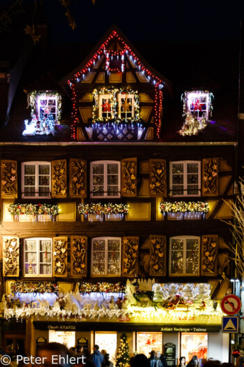 Baumkugel mit Spiegelung  Colmar Département Haut-Rhin Frankreich by Peter Ehlert in Elsass-Winter