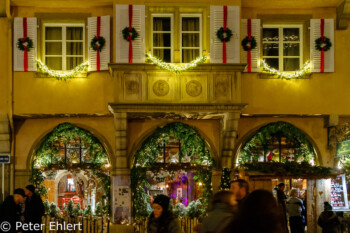 Dekoration vor Brasserie  Colmar Département Haut-Rhin Frankreich by Peter Ehlert in Elsass-Winter