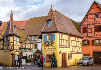 Fachwerk Winzerhof  Eguisheim Département Haut-Rhin Frankreich by Peter Ehlert in Elsass-Winter