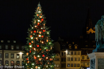 Weihnachtsbaumdeko  Straßburg Département Bas-Rhin Frankreich by Peter Ehlert in Elsass-Winter