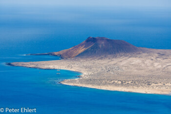 Vulkan auf La Graciosa  Haría Canarias Spanien by Peter Ehlert in LanzaroteMirador