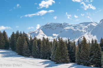 Berge im Morgenlicht  Morzine Département Haute-Savoie Frankreich by Peter Ehlert in Ski_LesGets