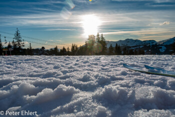 Abendsonne vor dem Yeti, Talabfahrt  Les Gets Département Haute-Savoie Frankreich by Peter Ehlert in Ski_LesGets