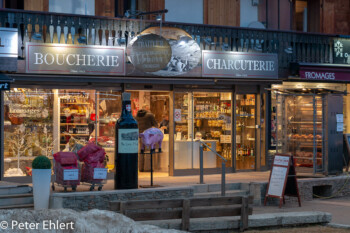 Feinkostgeschäft  Les Gets Département Haute-Savoie Frankreich by Peter Ehlert in Ski_LesGets