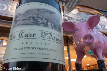 Flasche mit Ferkel  Les Gets Département Haute-Savoie Frankreich by Peter Ehlert in Ski_LesGets