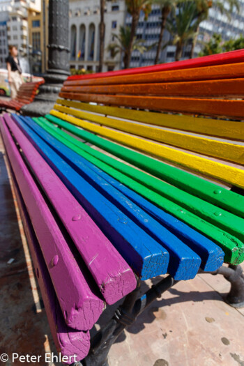 Regenbogen Sitzbank  Valencia Provinz Valencia Spanien by Peter Ehlert in Valencia_Rathaus_Hauptpost