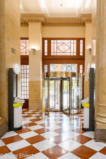 Eingang zur Schalterhalle  Valencia Provinz Valencia Spanien by Peter Ehlert in Valencia_Rathaus_Hauptpost