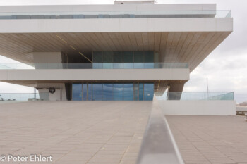 America's Cup Building  Valencia Provinz Valencia Spanien by Lara Ehlert in Valencia_Hafen_Sturm