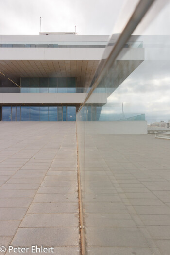 America's Cup Building  Valencia Provinz Valencia Spanien by Lara Ehlert in Valencia_Hafen_Sturm