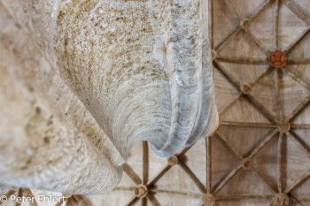 Säule mit Deckengewölbe  Valencia Provinz Valencia Spanien by Lara Ehlert in Valencia_Seidenbörse