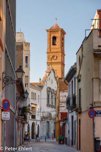 Straße mit Kirchturm  Valencia Provinz Valencia Spanien by Peter Ehlert in Valencia_Cabanyal