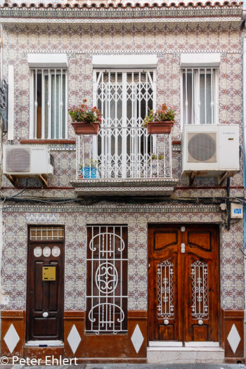 Hausfront mit Fliesen  Valencia Provinz Valencia Spanien by Peter Ehlert in Valencia_Cabanyal